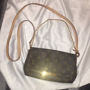 Authentic Louis Vuitton Favorite PM MonogramCanvas